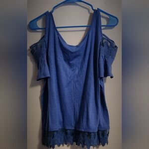 Cold-shoulder blue top ft floral lace cut-out accents on the sleeves/botton. 2X